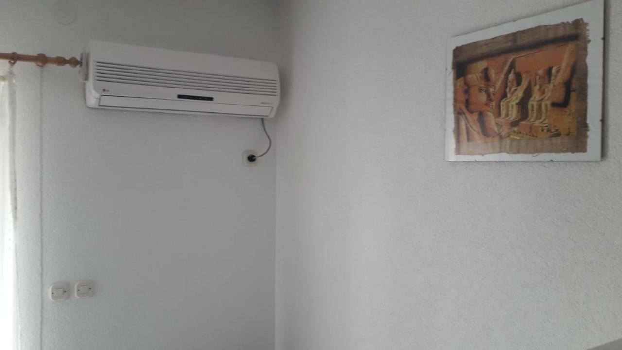 Apartment Hrgic Vir Exteriér fotografie